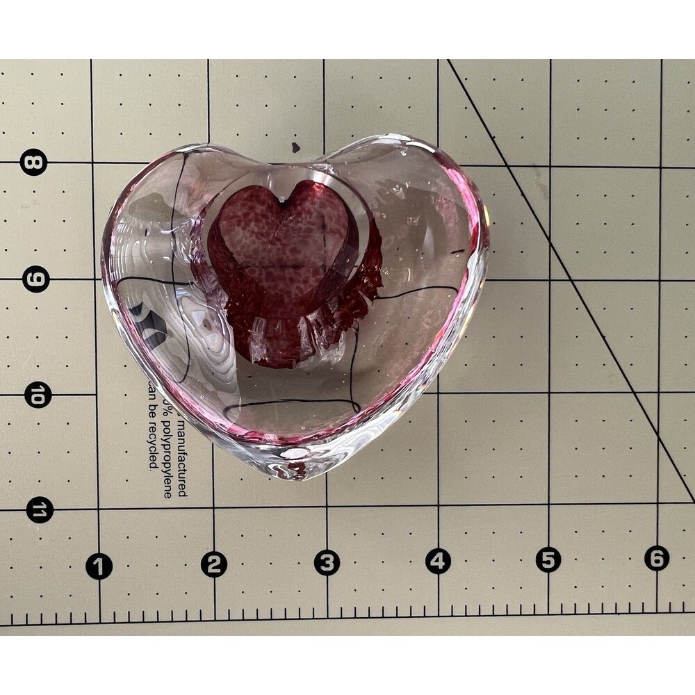 VTG Glass Heart Paperweight  Blown Art Glass Heart Paperweight Murano  Style - Picture 4 of 5